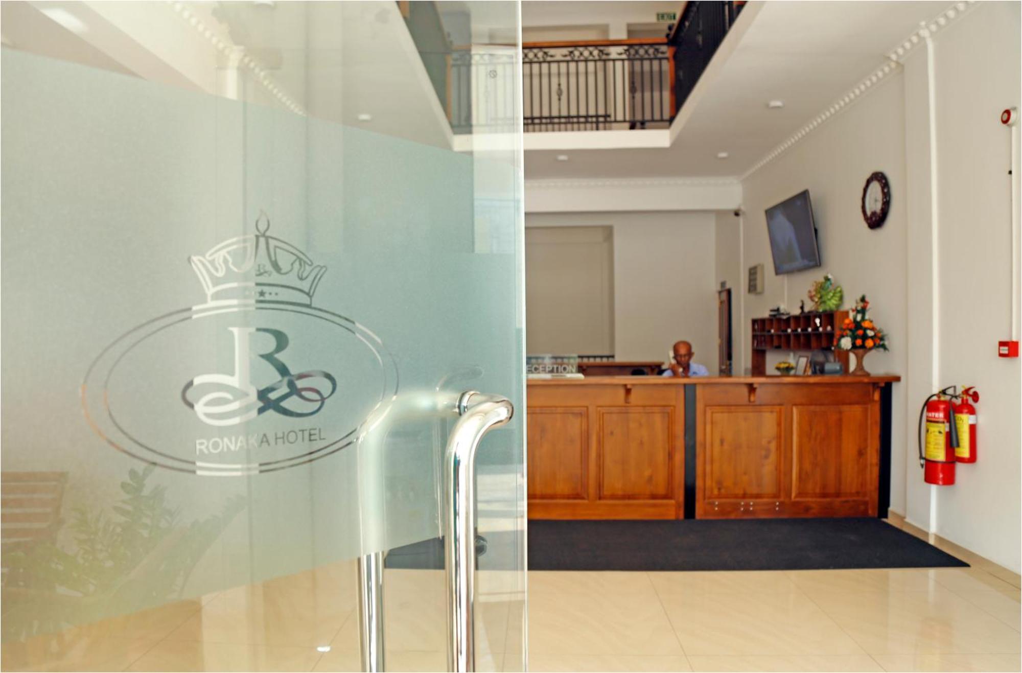 Ronaka Airport Transit Hotel كاتوناياكى المظهر الخارجي الصورة