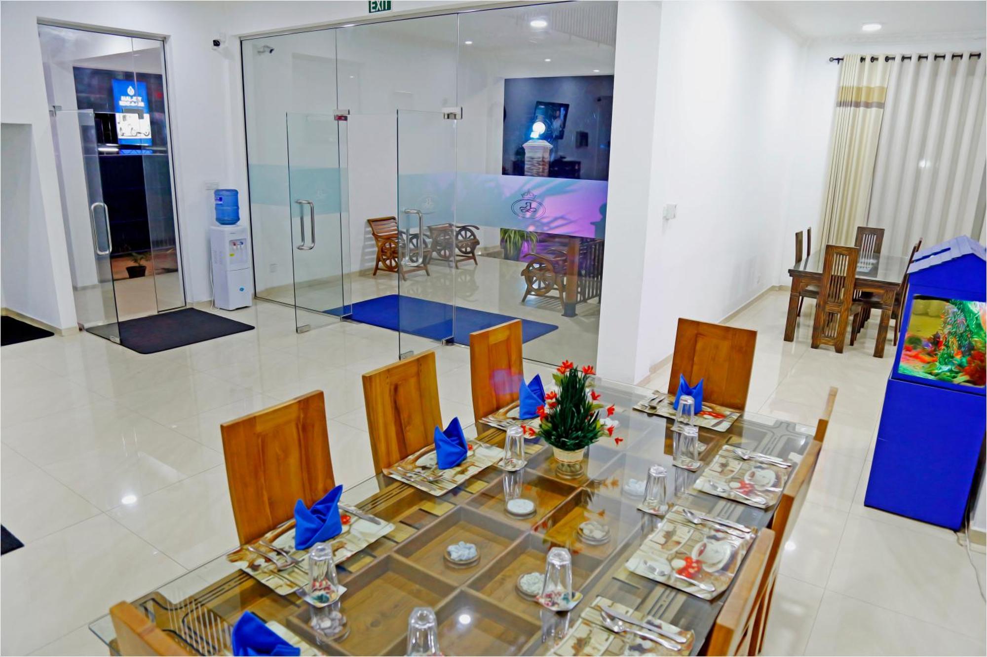 Ronaka Airport Transit Hotel كاتوناياكى المظهر الخارجي الصورة